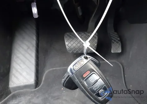 2010 Audi A5 2.0T Premium из США, поврежденный, VIN WAULFAFR2AA030150